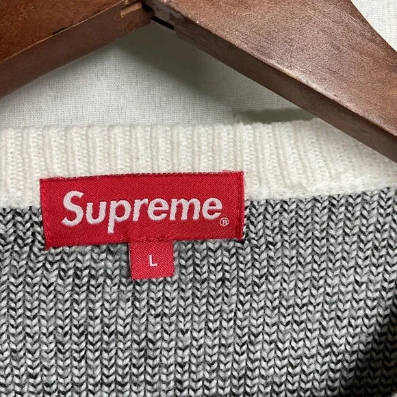 SUPREME - New York Skyline Stitch Knit Sweater White & Black FW20 sz L - Picture 5 of 8